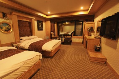  별관 디럭스트윈 조식2인무료제공 